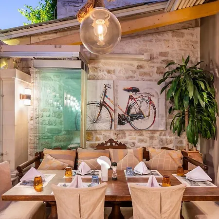 מלון Palazzino Di Corina 4*