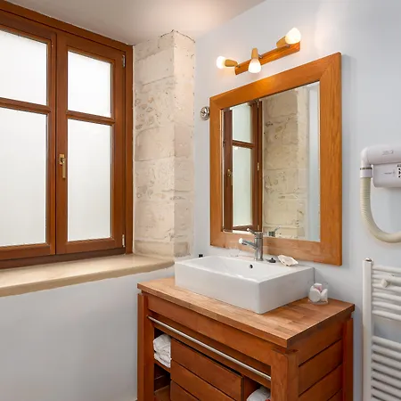 מלון Palazzino Di Corina העיירה רתימנו