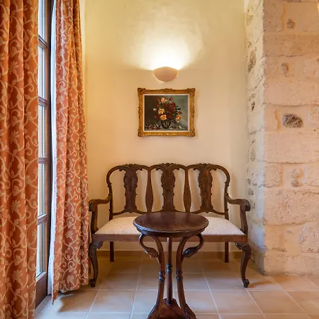 Palazzino Di Corina מלון