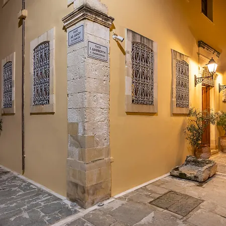 מלון Palazzino Di Corina 4*